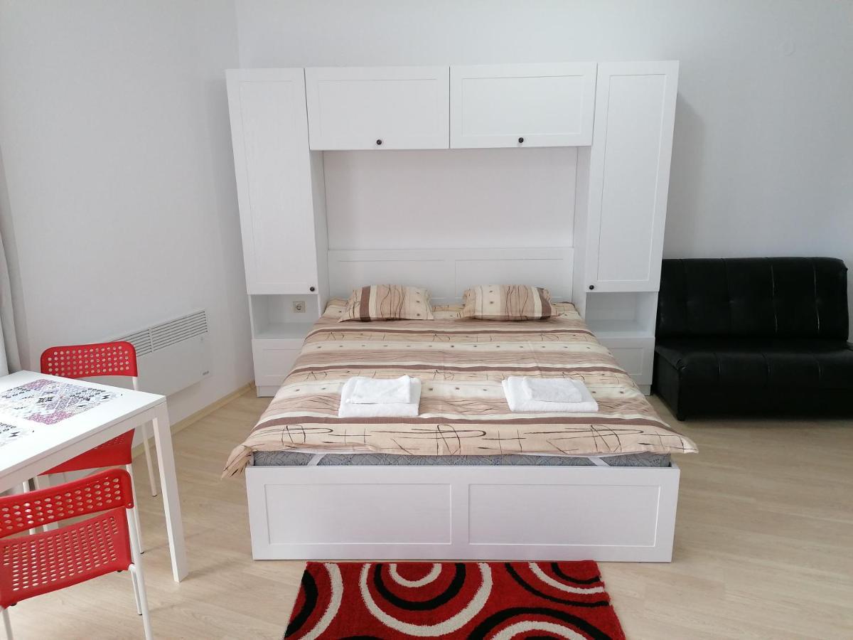 Luxury Apartments In St. John Park バンスコ エクステリア 写真
