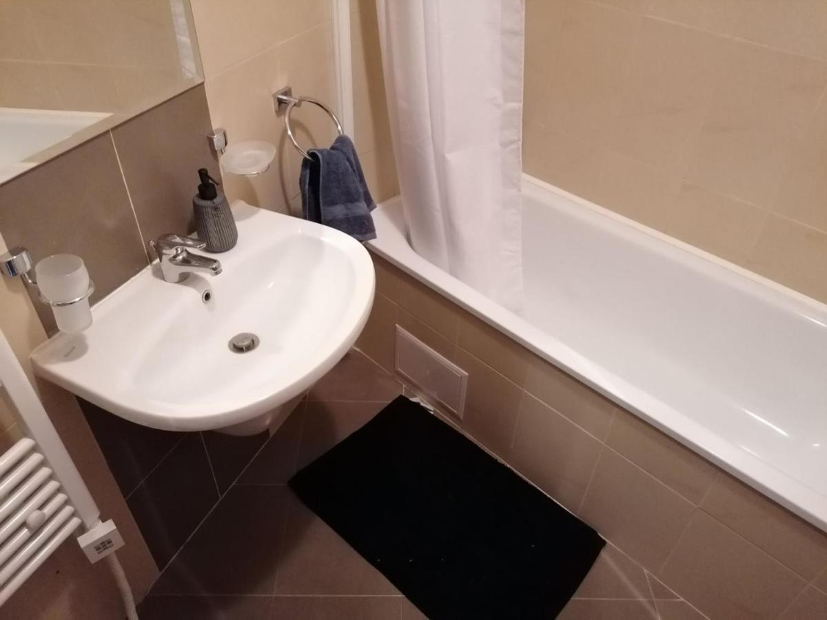 Luxury Apartments In St. John Park バンスコ エクステリア 写真